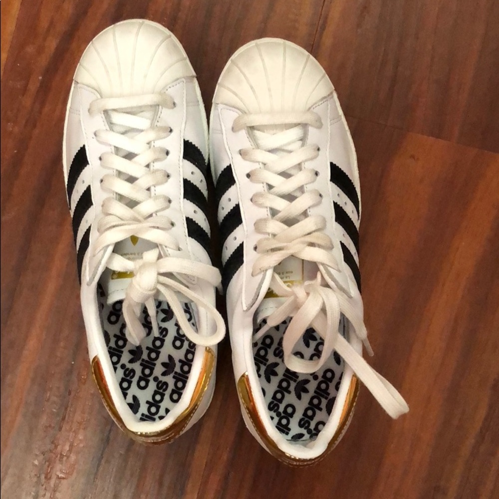 Adidas superstars
